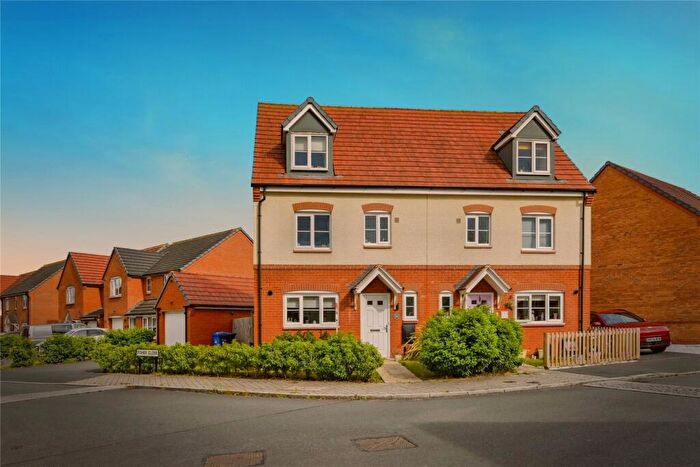 4 Bedroom Semi-Detached House For Sale In Lillingstone Avenue, Tamworth, Staffordshire, B79