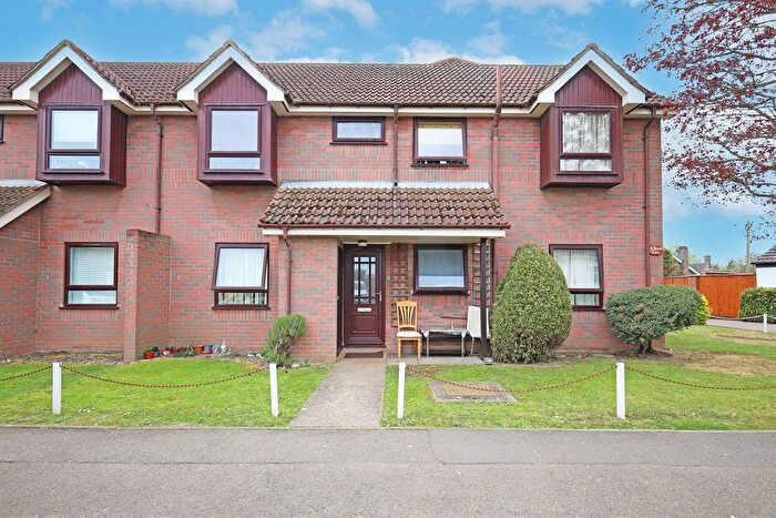 2 Bedroom Flat For Sale In St Thomas Court, PE21