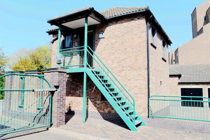 Studio To Rent In Saunders Ness Road, London, E14