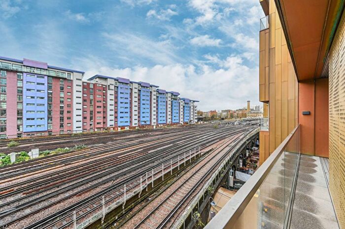 2 Bedroom Flat To Rent In Aurora Gardens, Battersea Power Station, London, SW11