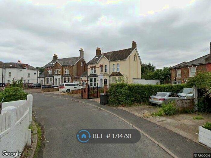 2 Bedroom Flat To Rent In Sunny Bank, London, SE25