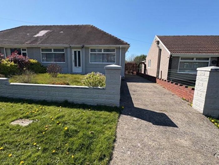 2 Bedroom Bungalow To Rent In Crickhowell Place, Winch Wen, SA1