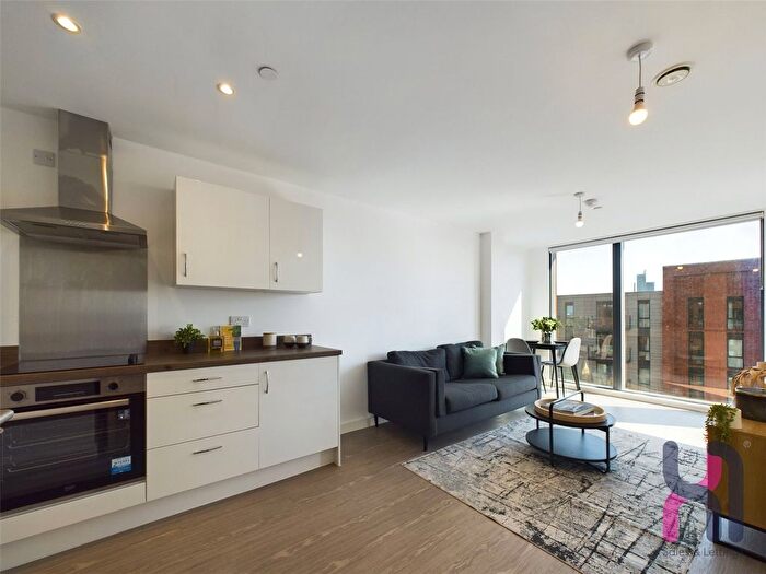 1 Bedroom Flat To Rent In The Landmark, Oldfield Road, Salford, M5