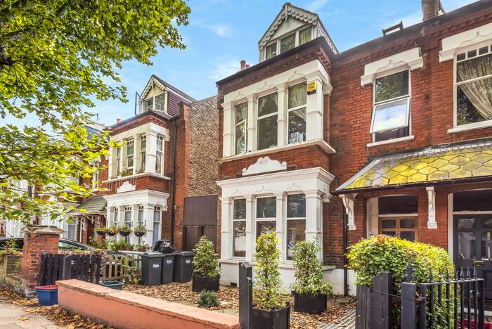 3 Bedroom Flat To Rent In Thornton Avenue, London, W4