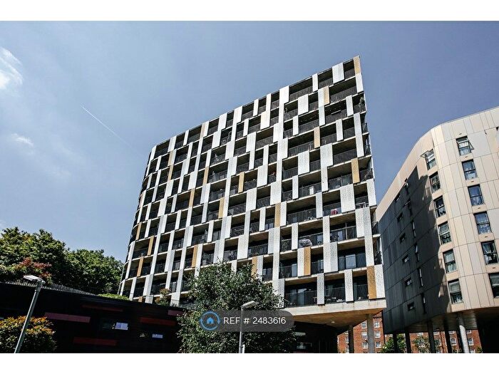 2 Bedroom Flat To Rent In Atkins Square, London, E8