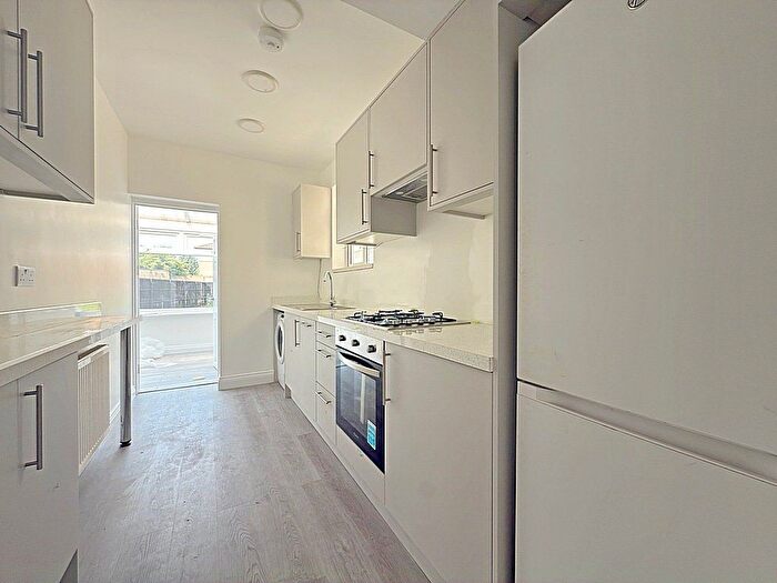 4 Bedroom End Of Terrace House To Rent In Heathdale Avenue, Hounslow, TW4