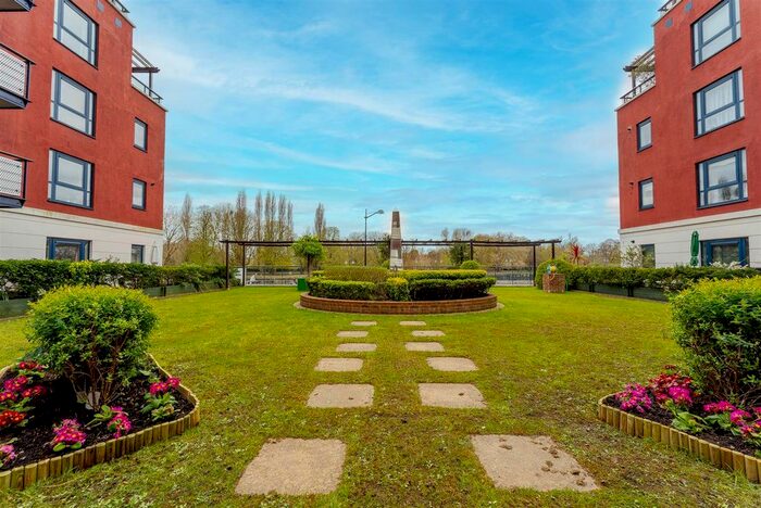 2 Bedroom Flat To Rent In Wadbrook Street, Kingston Upon Thames, KT1