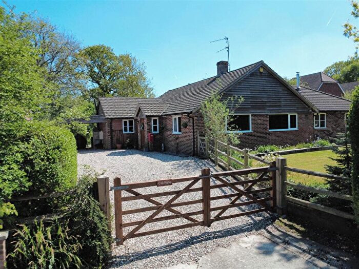 4 Bedroom Bungalow For Sale In Laylands Green, Kintbury, RG17