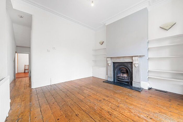 1 Bedroom Flat For Sale In Brading Road, SW2