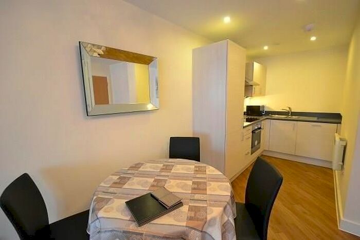 1 Bedroom Flat To Rent In Uxbridge Road, London, W3
