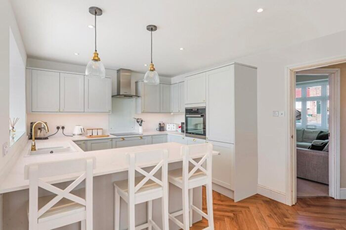 3 Bedroom End Of Terrace House For Sale In Dunster Avenue, Morden, SM4