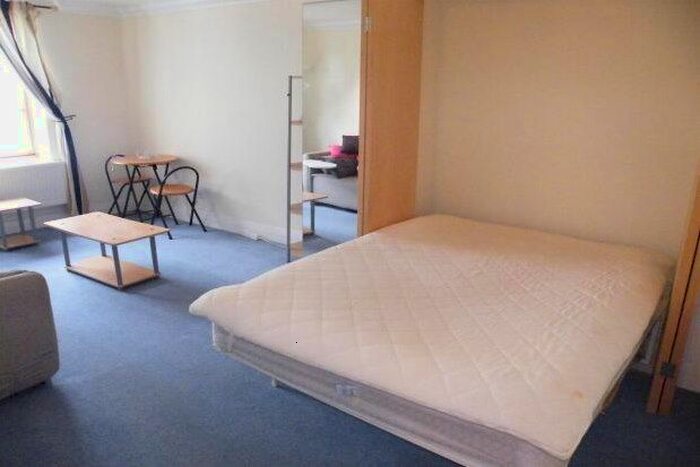 Studio To Rent In Parklands, Bristol, BS8 - Photo 3