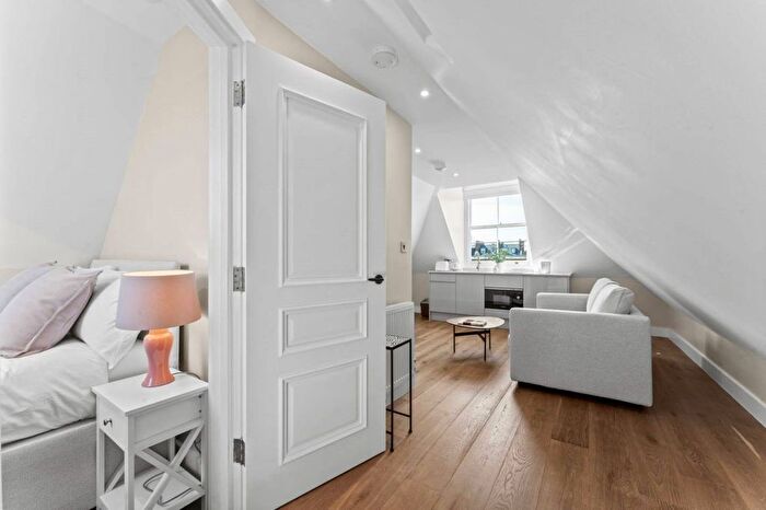 1 Bedroom Flat To Rent In St Petersburgh Place, Bayswater, London, W2