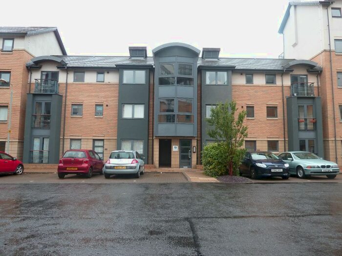 3 Bedroom Flat To Rent In Rennie's Isle, Edinburgh, EH6