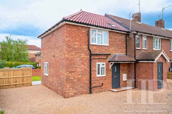 2 Bedroom End Of Terrace House For Sale In Crawley Road, Horsham, RH12