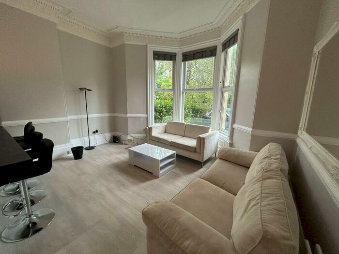 4 Bedroom Apartment To Rent In Eslington Terrace, Newcastle Upon Tyne, NE2