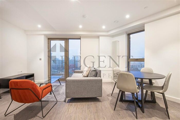 2 Bedroom Apartment To Rent In Royal Docks West, Western Gateway, E16