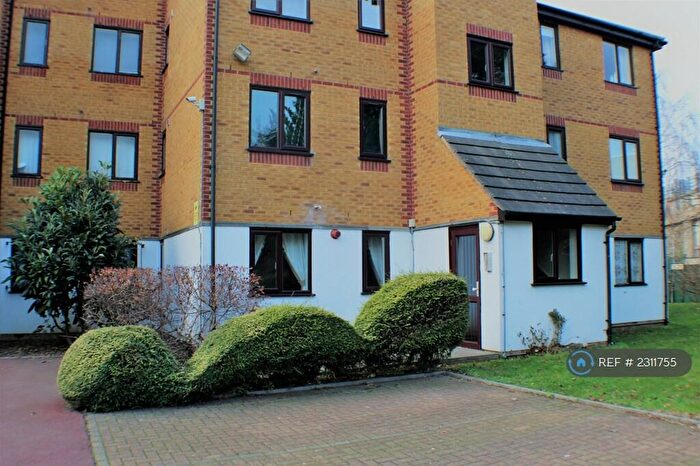 2 Bedroom Flat To Rent In Alan Hocken Way, London, E15