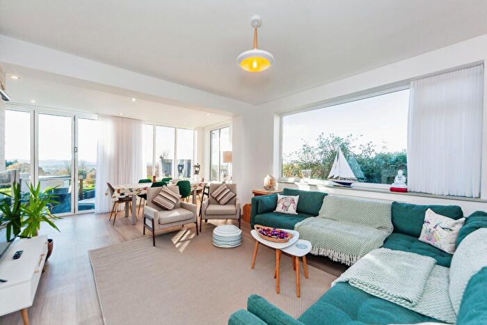 4 Bedroom Bungalow For Sale In The Avenue, Prestatyn, Denbighshire, LL19