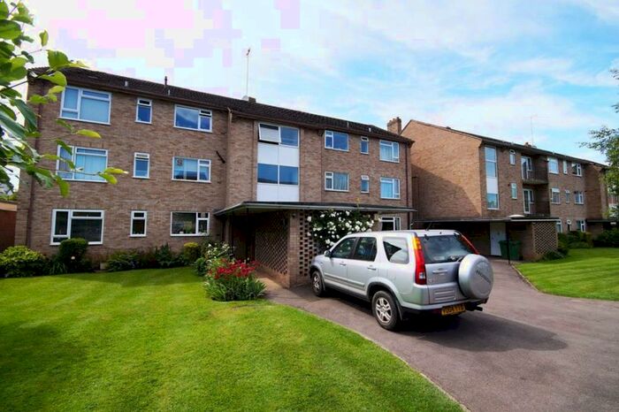 2 Bedroom Flat To Rent In Lansdown, GL50