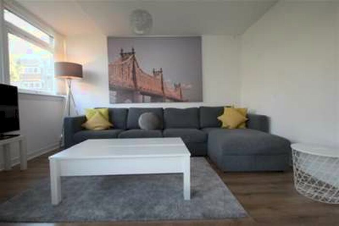 1 Bedroom Flat To Rent In Flat 2 Rosslyn Court, Glasgow, G41