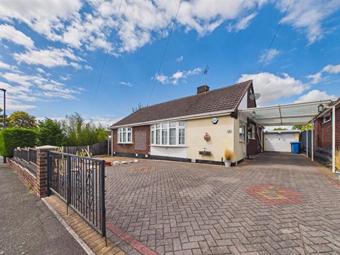 2 Bedroom Detached Bungalow For Sale In The Crest, Darley Abbey, Derby, DE22