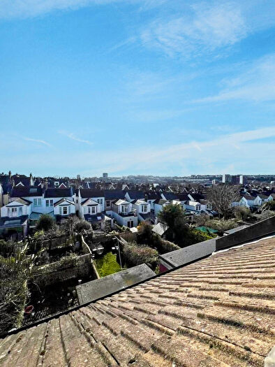 2 Bedroom Maisonette For Sale In Grantham Road, Brighton, East Sussex, BN1
