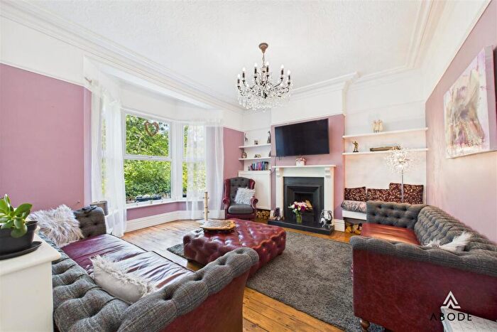 6 Bedroom Semi-Detached House For Sale In Newton Road, Burton Upon Trent, DE15