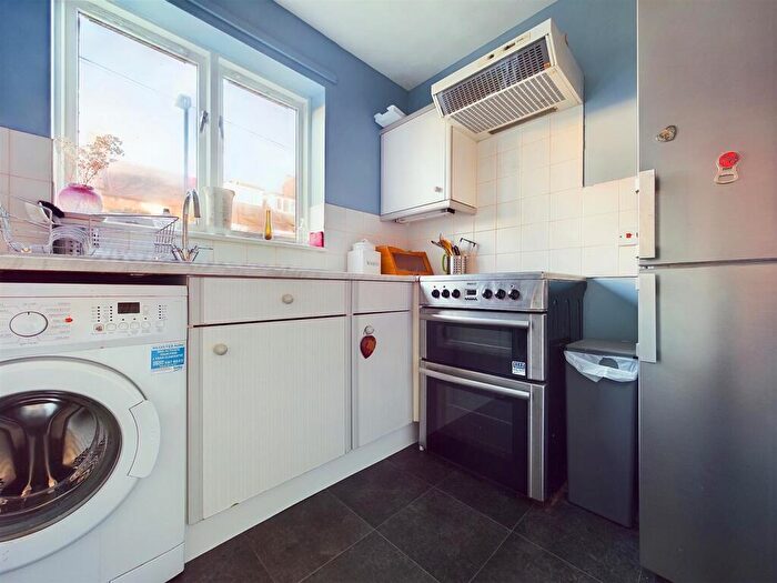 2 Bedroom Apartment For Sale In Village Court, Whitley Bay, NE26