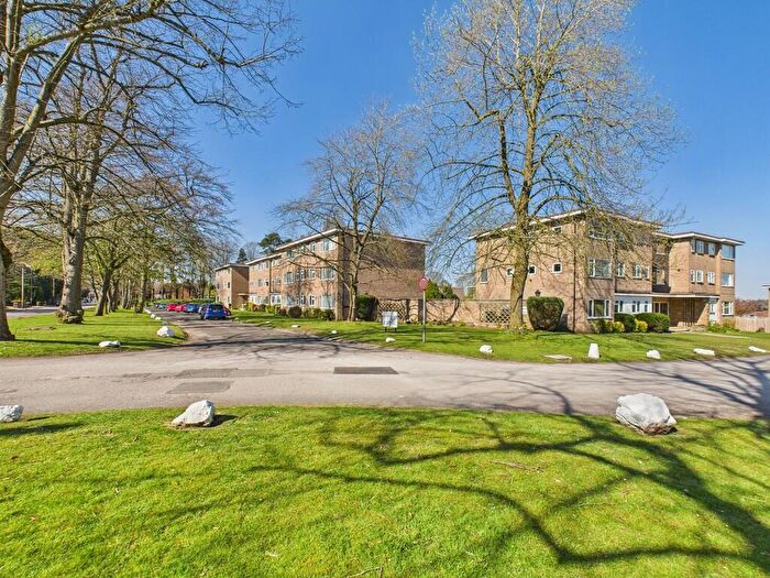 1 Bedroom Apartment For Sale In Vesey Close, Four Oaks, B74