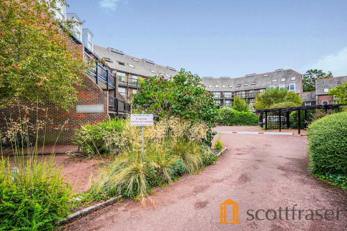 2 Bedroom Property To Rent In Folly Bridge Court, OX1