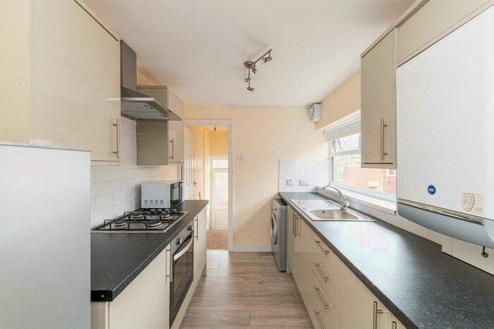 3 Bedroom Apartment To Rent In Mowbray Street, Heaton, Newcastle Upon Tyne, NE6