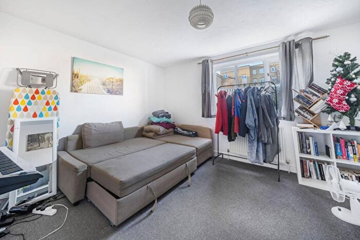 3 Bedroom Terraced House To Rent In Mast House Terrace, Canary Wharf, London, E14