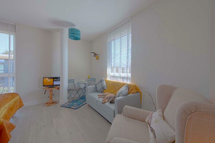 Studio To Rent In Clivemont Road, Maidenhead, SL6