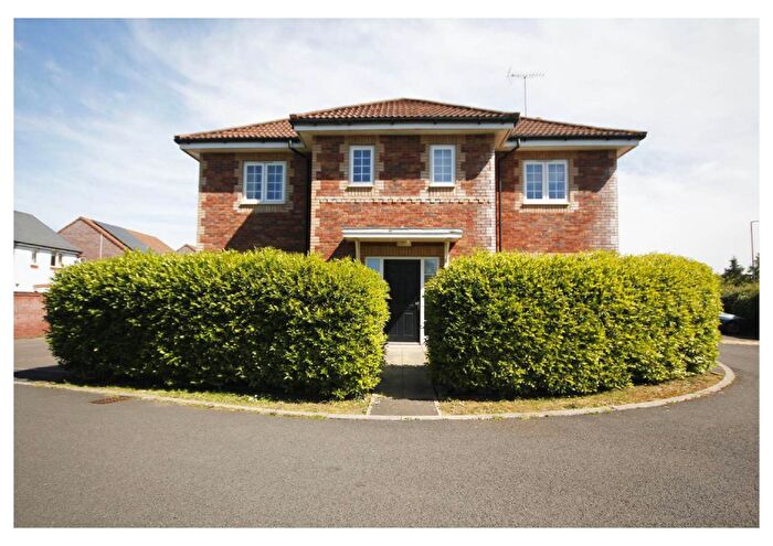 1 Bedroom Flat To Rent In Fox Close, Thornbury, Bristol, BS35