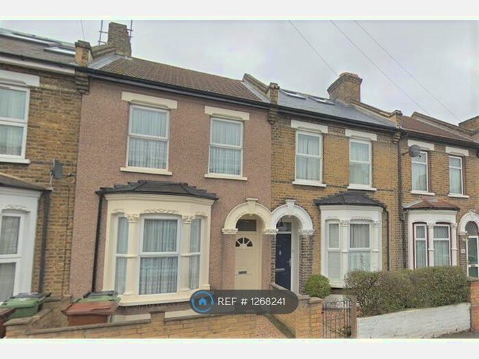 5 Bedroom Terraced House To Rent In Nutfield Road, London E15