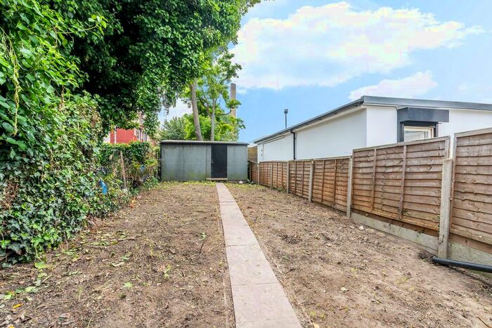 1 Bedroom Flat To Rent In Garratt Lane, Tooting, London, SW17