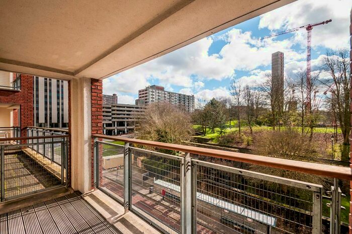 2 Bedroom Flat To Rent In Horizon Broad Weir, Bristol, BS1