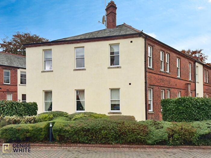 3 Bedroom Flat For Sale In Willow Drive, Cheddleton, Staffordshire, ST13