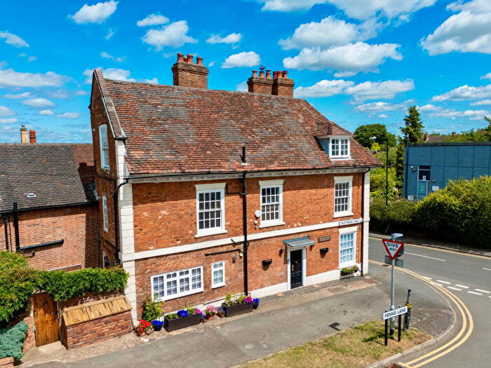 2 Bedroom Apartment For Sale In Old Penns Lane, Coleshill, B46