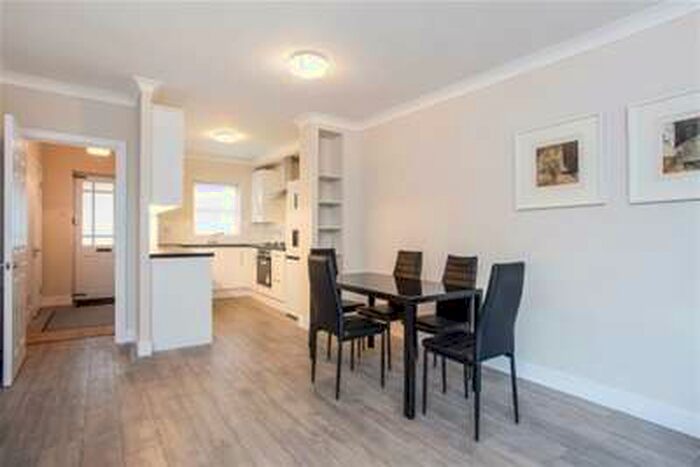 4 Bedroom Town House To Rent In Wycliffe Road, SW11