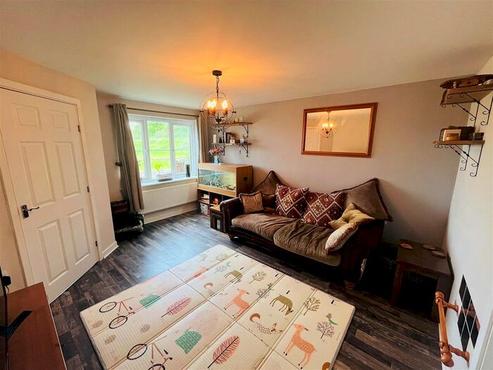 3 Bedroom End Of Terrace House For Sale In Far Moss, Selby, YO8