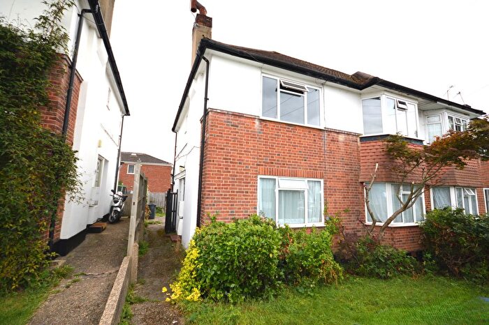 2 Bedroom Maisonette To Rent In Meadow Road, Pinner, HA5