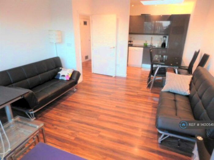 2 Bedroom Flat To Rent In Arc Building, London, N1