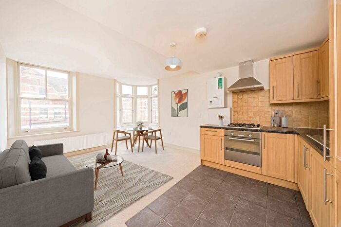1 Bedroom Flat For Sale In Streatham High Road, Streatham, SW16