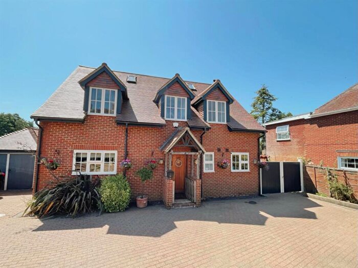 4 Bedroom Detached House For Sale In Ash, Canterbury, CT3