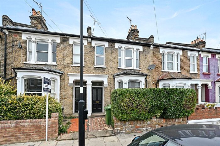 2 Bedroom Flat For Sale In Bloemfontein Avenue, London, W12