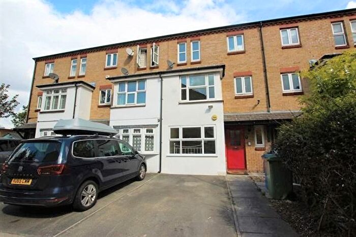 5 Bedroom Terraced House To Rent In Keats Close, Bermondsey, SE1