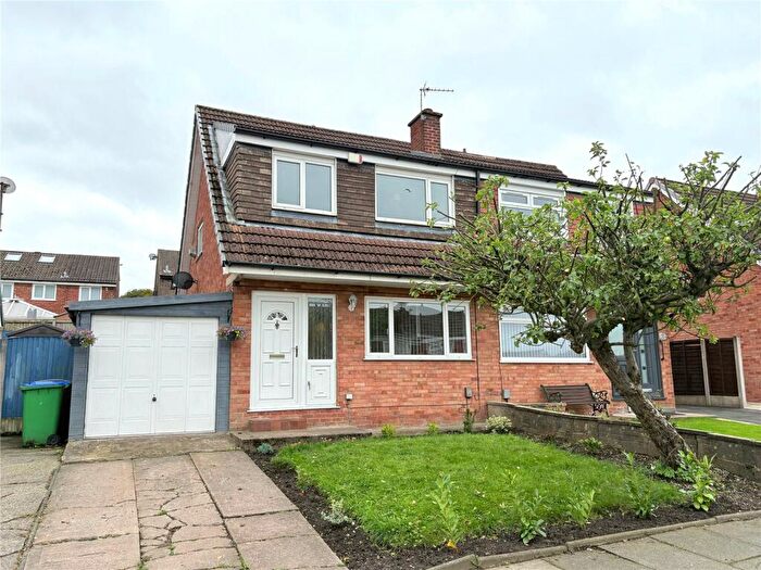 3 Bedroom Semi-Detached House For Sale In Severn Road, Heywood, Greater Manchester, OL10