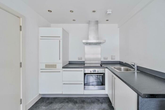 1 Bedroom Flat To Rent In Cadogan Road, Greenwich, London, SE18